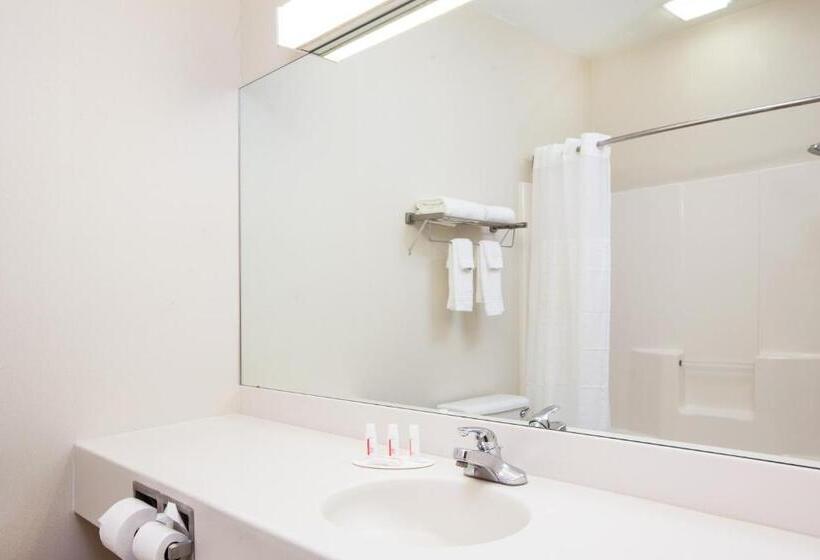 Номер Стандарт Адаптированный для Инвалидов, Days Inn By Wyndham Brewerton/ Syracuse Near Oneida Lake