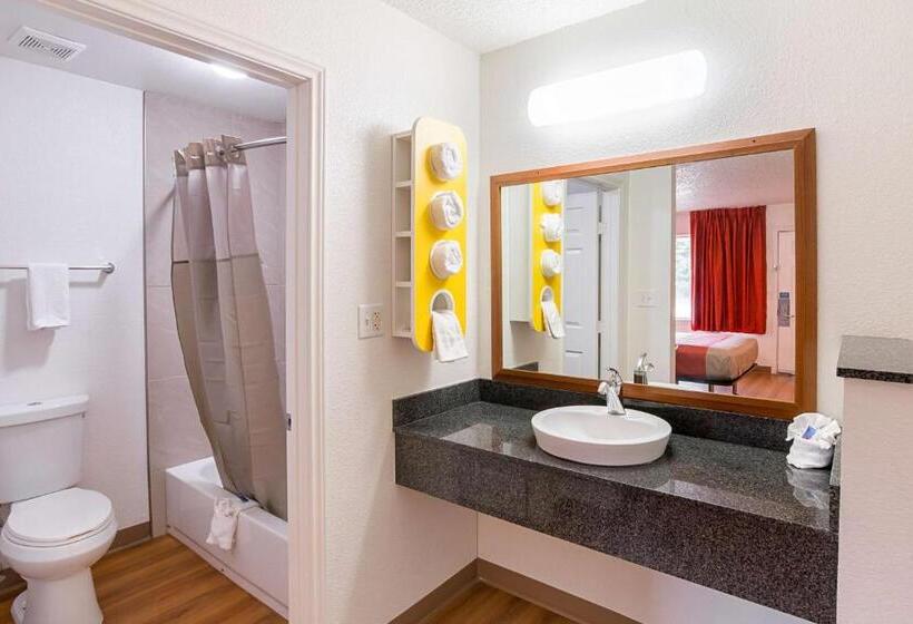 Номер Стандарт, Motel 6 Grand Prairie, Tx   Near Six Flags Drive