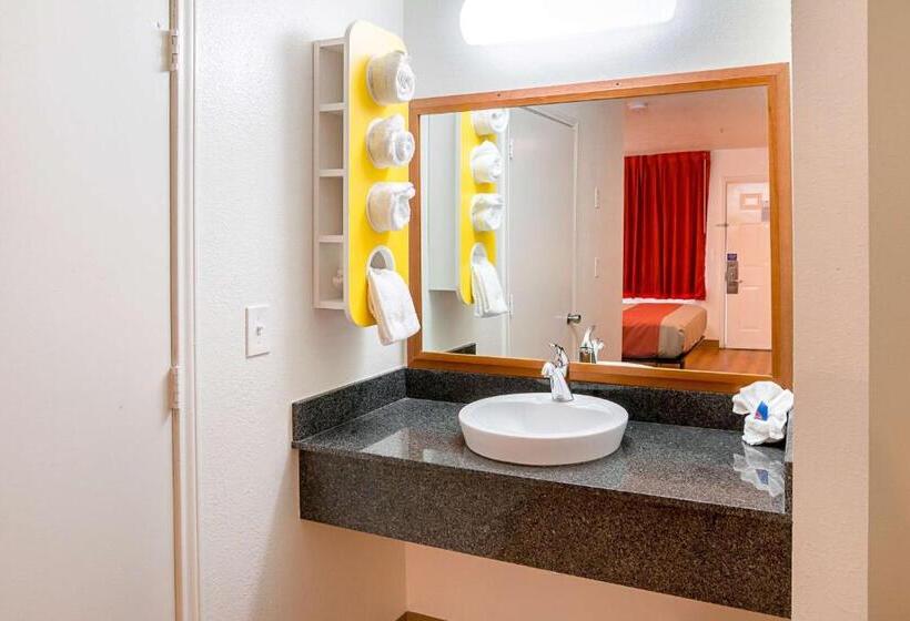 Четырехместный Номер Стандарт, Motel 6 Grand Prairie, Tx   Near Six Flags Drive