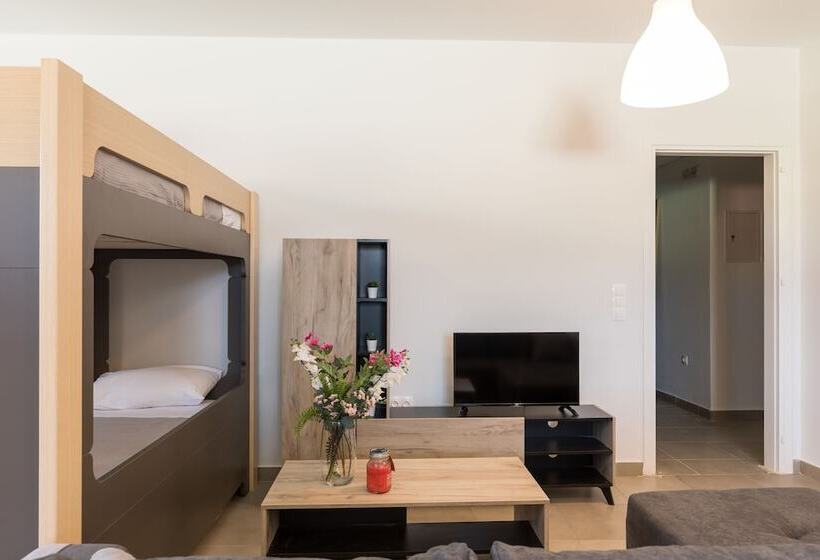 공동 객실, Local Hostel & Suites