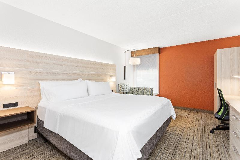 带大床的标准间, Holiday Inn Express Hopewell   Fort Lee Area, An Ihg