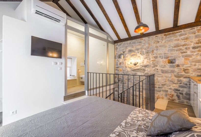 Апартаменты Deluxe 1 Спальня, Apartments & Rooms Dujam