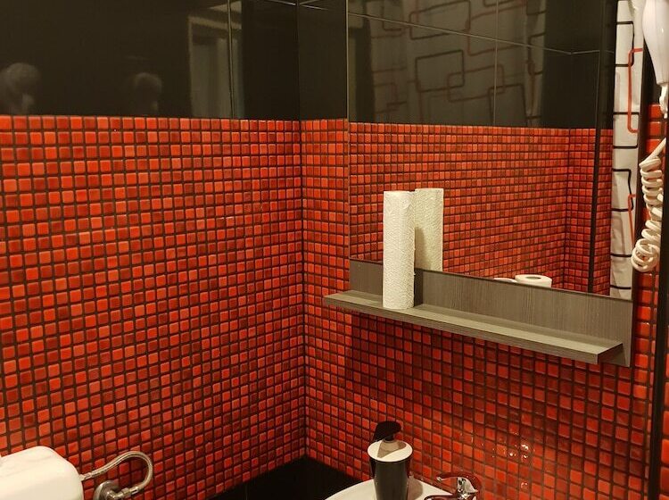 اتاق چهار تخته با دستشویی مشترک, Hostel Morcic Ri