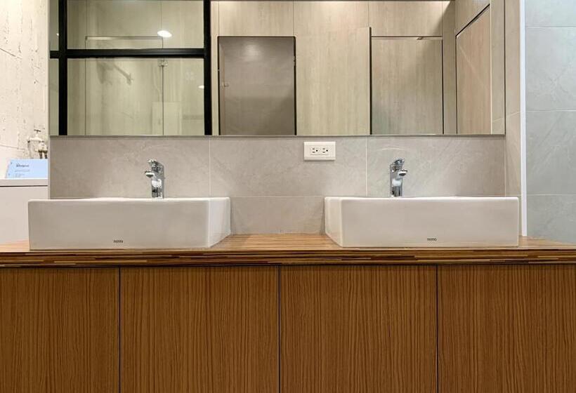 اتاق استاندارد با سرویس بهداشتی مشترک, Plainstay Hostel
