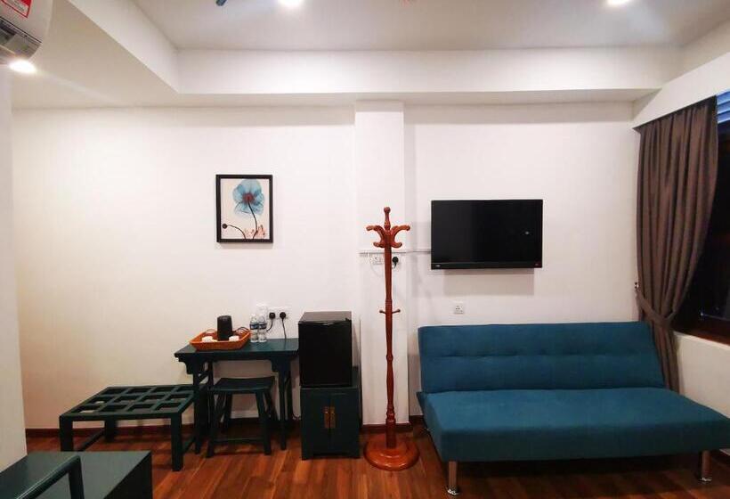 اتاق لوکس با تخت بزرگ, Mclane Boutique