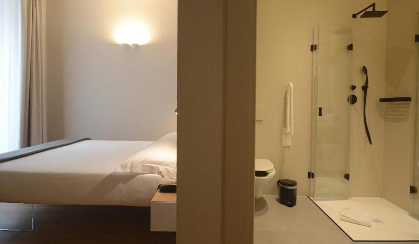 اتاق سوپریور, Albergo Centrale