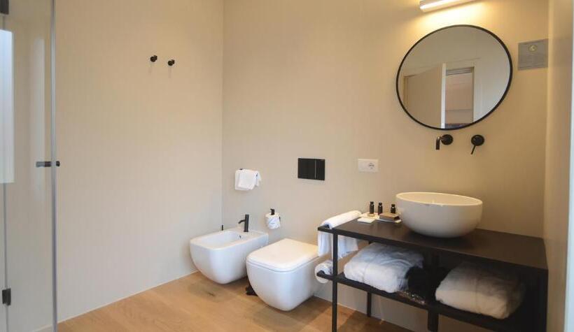سوییت جونیور, Albergo Centrale