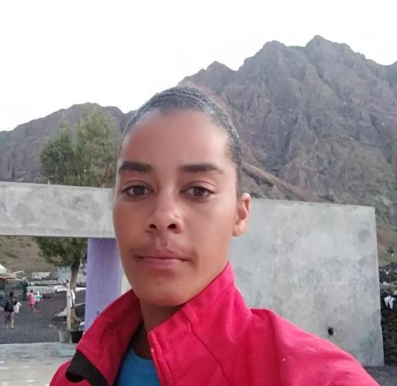 اتاق عادی, Ciza E Rose