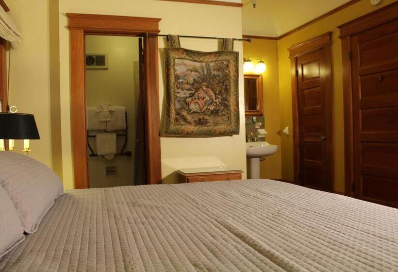 디럭스 룸 킹사이즈 침대, Pacific Grove Inn