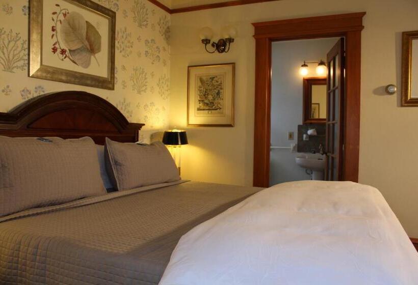 디럭스 룸 킹사이즈 침대, Pacific Grove Inn