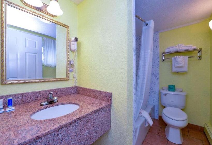اتاق استاندارد با 2 تخت دوبل, Rodeway Inn Orleans  Cape Cod