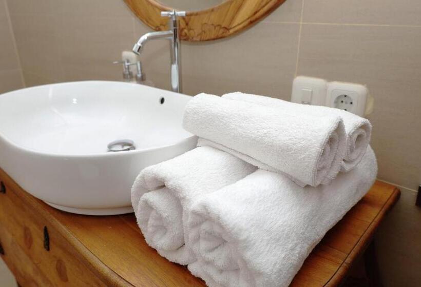 اتاق استاندارد با چشمانداز کوهستان, Bhumi Kasuryan Borobudur