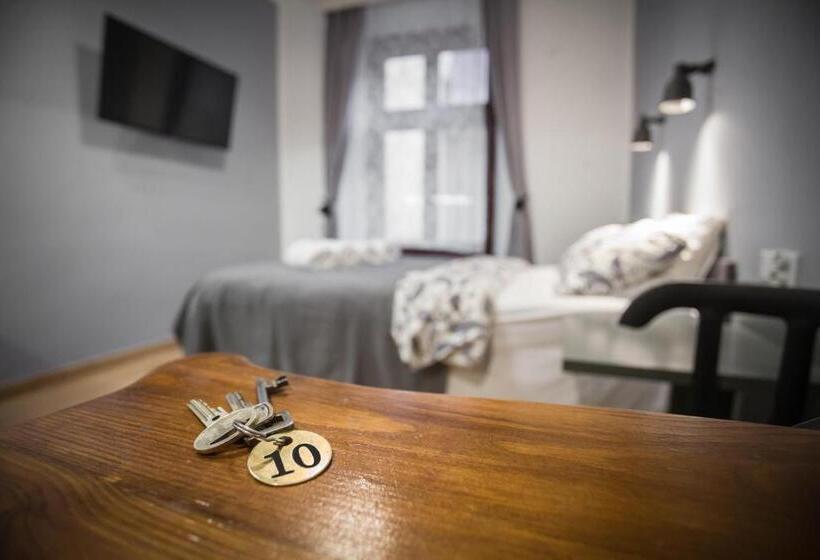 Quarto deluxe, Pokoje Gościnne św. Anny