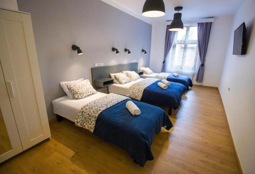 Quarto Quadruplo Premium, Pokoje Gościnne św. Anny