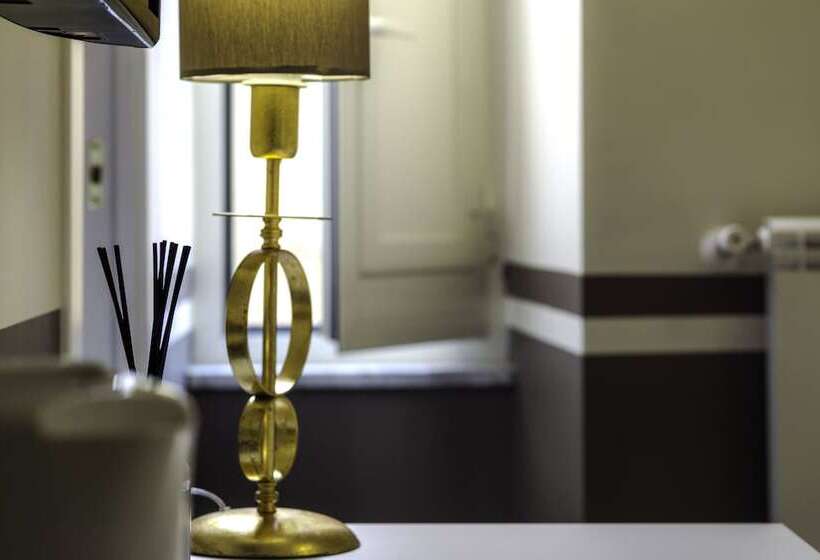 اتاق لوکس با تخت بزرگ, Residenza Molinari Suite