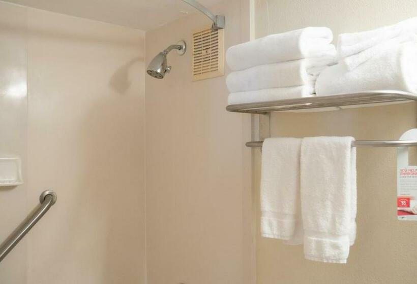 스탠다드 룸 킹사이즈 침대, Ramada Plaza By Wyndham Marco Polo Beach Resort