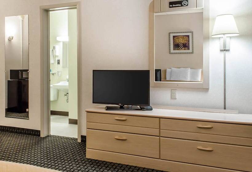 Номер Стандарт 2 Двуспальные Кровати, Rodeway Inn State College  Near University