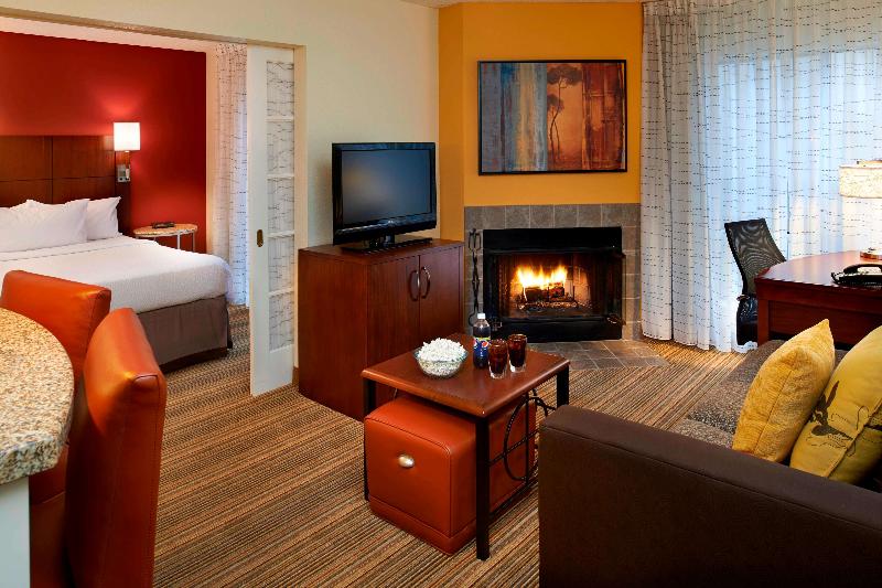 스위트, Sonesta Es Suites Detroit Warren