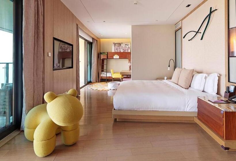 Семейный Номер Вид на Море, Crowne Plaza Ningbo Xiangshan Sea View, An Ihg