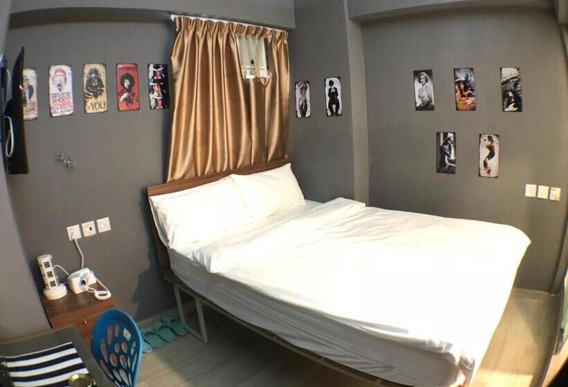 اتاق سوپریور یک تخته, The House