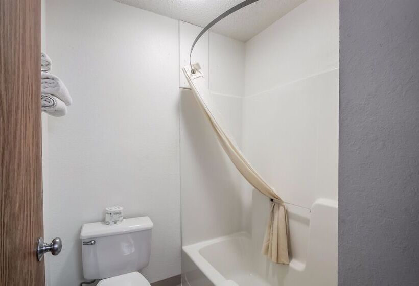 Люкс, Motel 6 Saukville, Wi