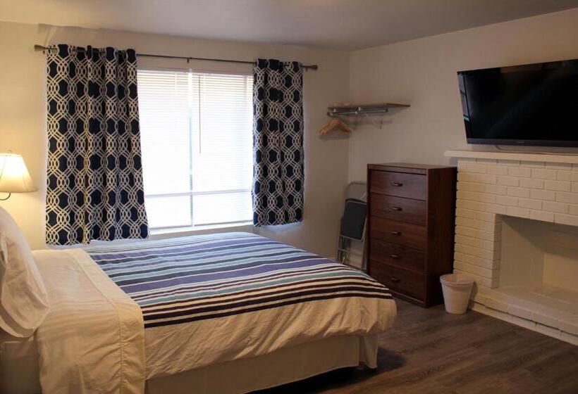 Standard Quadruple Room, Rainier Guesthouse