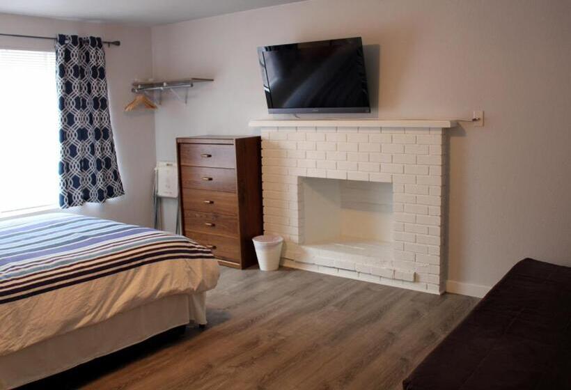 Standard Quadruple Room, Rainier Guesthouse