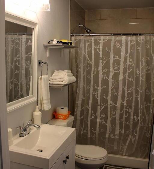3 Bedroom Suite, Rainier Guesthouse