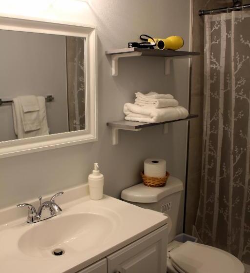 Standard Quadruple Room, Rainier Guesthouse