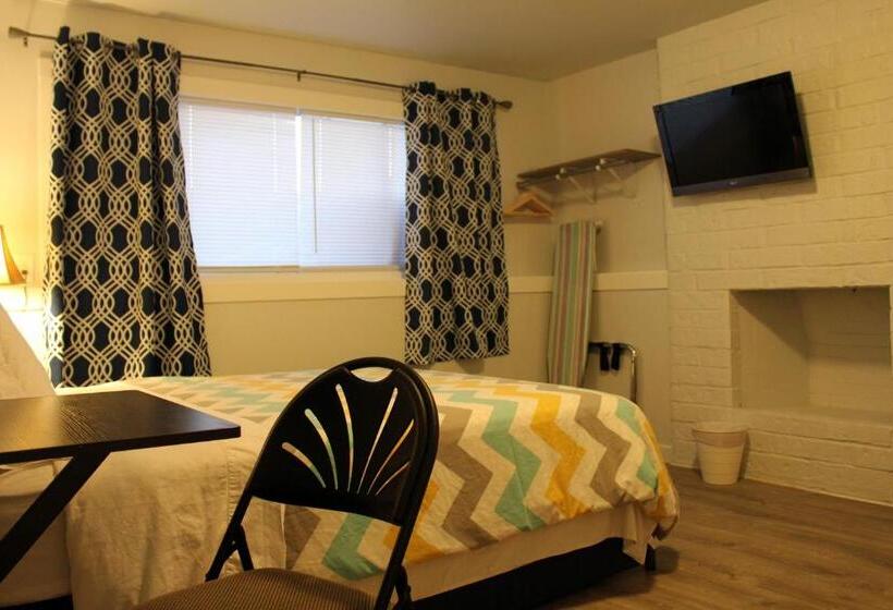 Standard Quadruple Room, Rainier Guesthouse