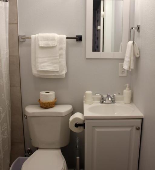 3 Bedroom Suite, Rainier Guesthouse