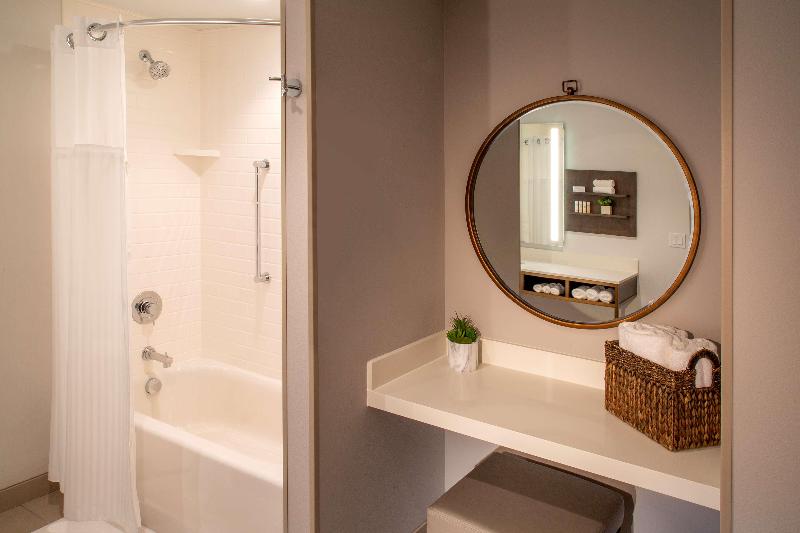 주니어 스위트 킹사이즈 침대, Hilton Garden Inn Redmond Seattle
