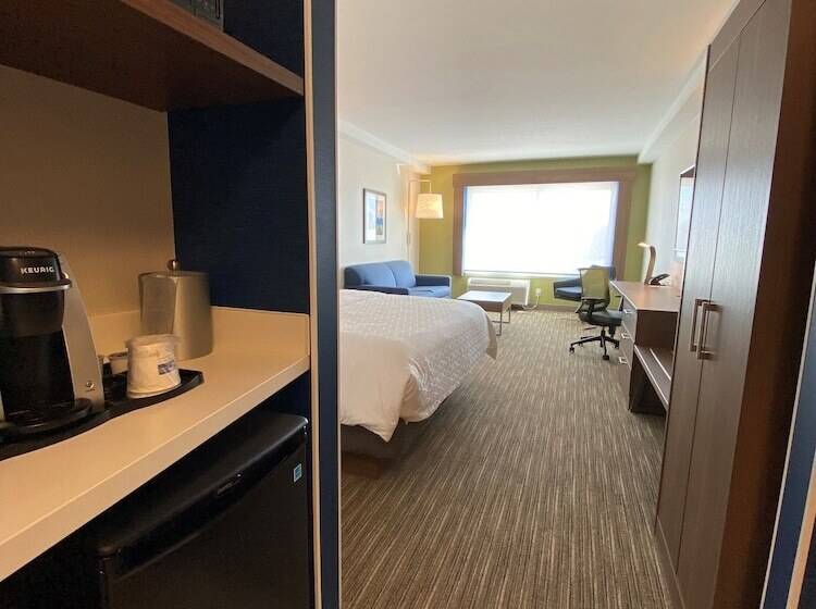 Люкс, Holiday Inn Express & Suites   Aurora, An Ihg