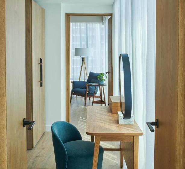 스위트 킹사이즈 침대, Virgin Hotels Nashville
