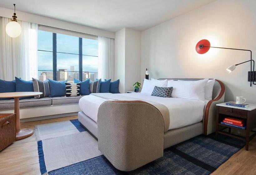 Standard Room King Bed Adapted for people with reduced mobility, Virgin Hotels Nashville