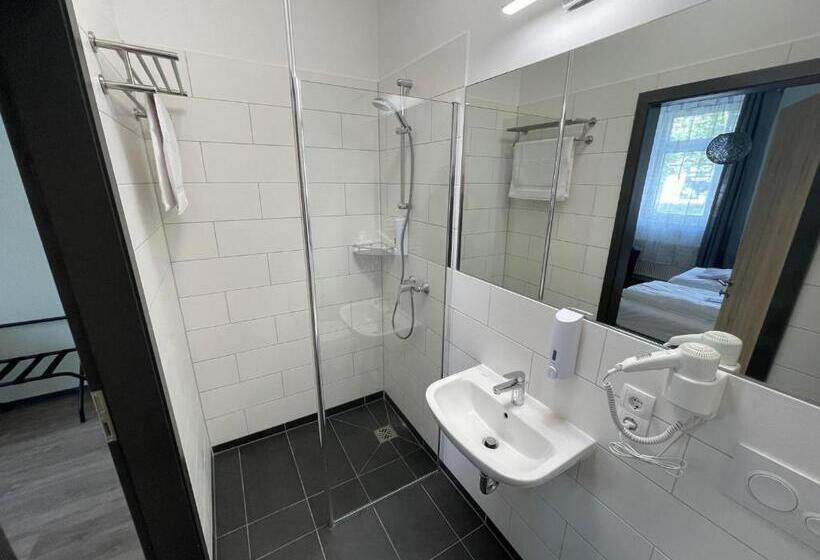 Номер Стандарт, Wandery Hostel Dessau
