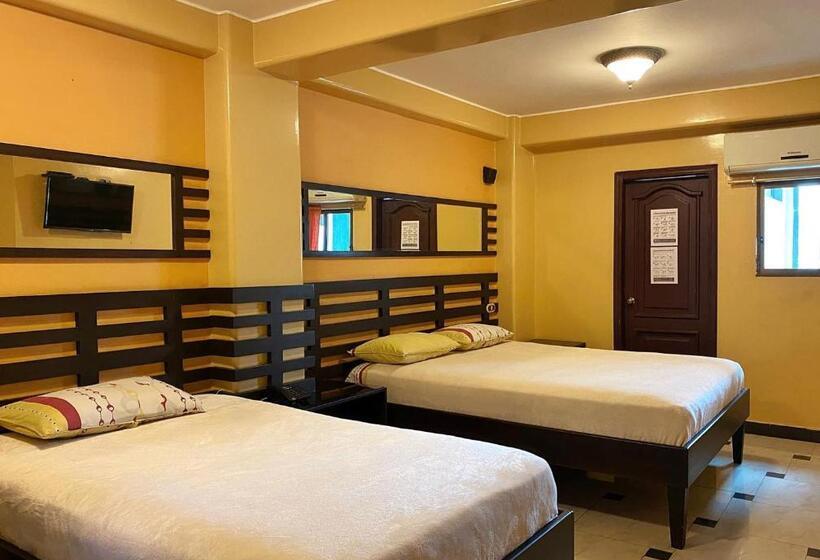 스탠다드 트리플 룸, Hostal Montesa