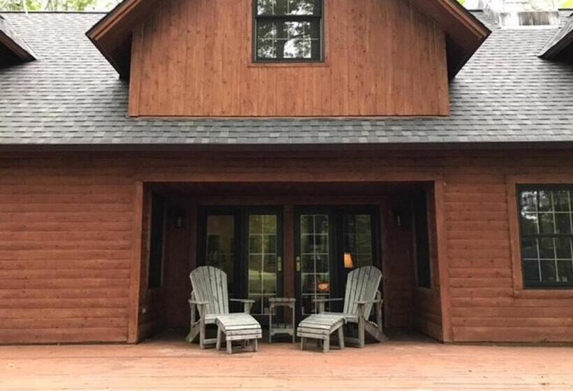 Семейное Бунгало, Drummond Island Resort & Conference Center