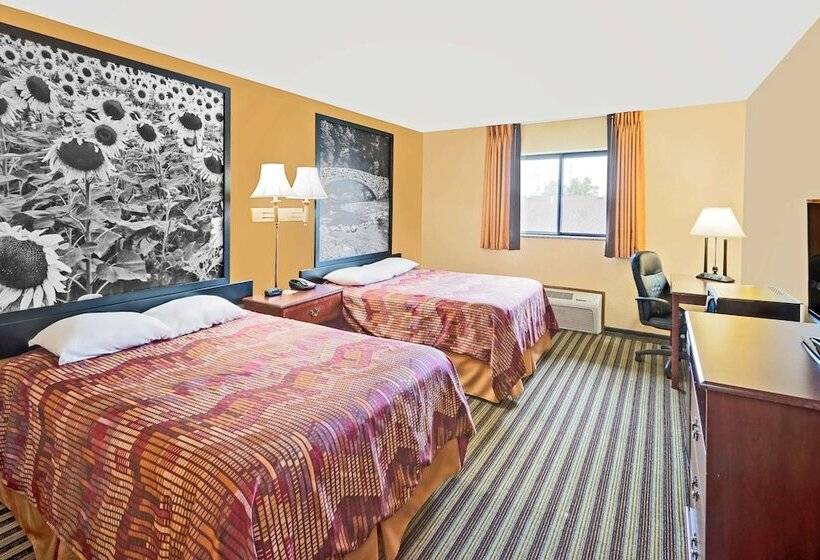 Люкс, Super 8 By Wyndham Iowa Falls