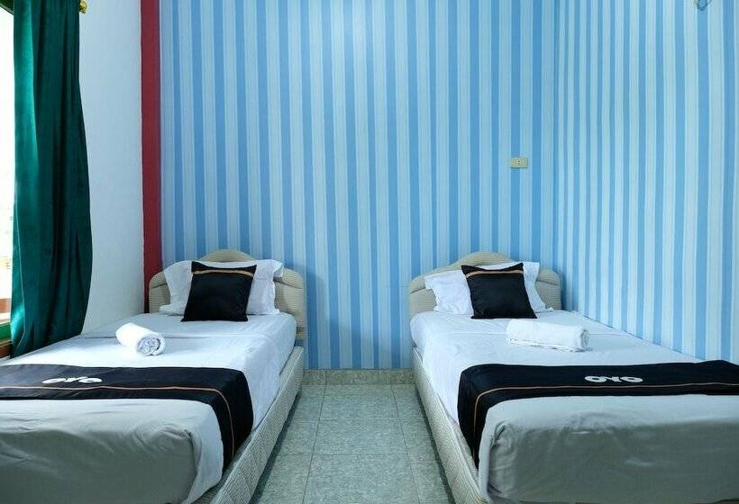 اتاق لوکس, Esbe Hotel Syariah By Oyo Rooms
