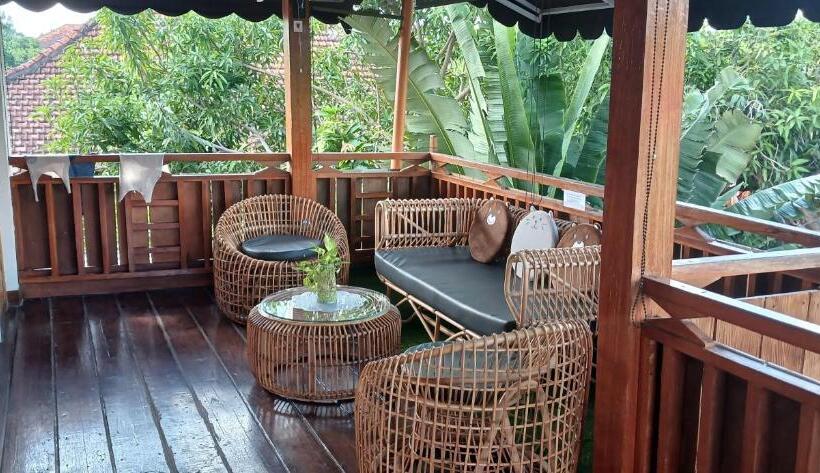 Номер Стандарт с Балконом, Dewi Sri Guesthouse