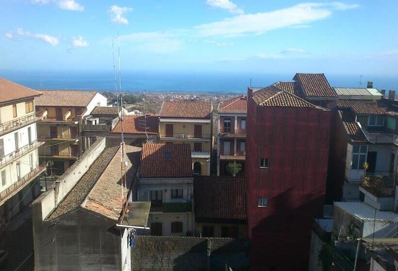 オーシャンビュースタンダードルーム, Cartoline Dall Etna B&b