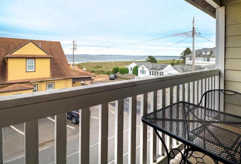 اتاق استاندارد با چشم‌انداز, Waves Oceanfront Resort