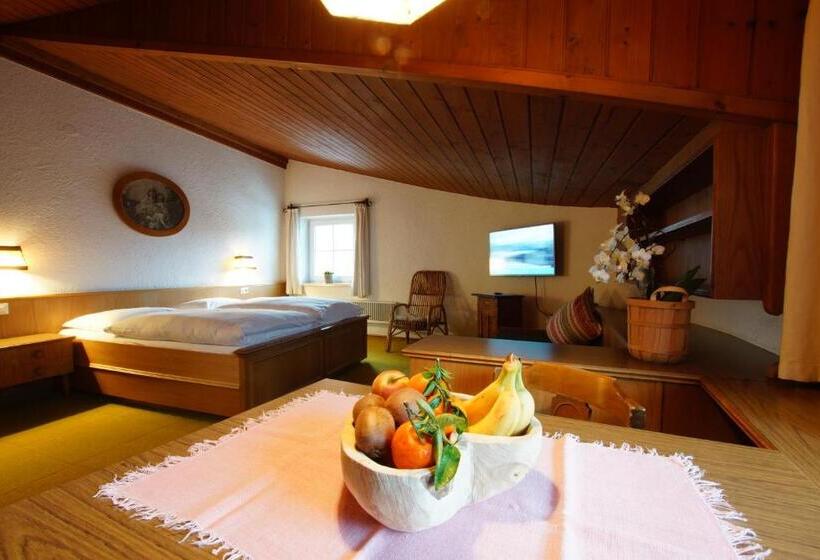 اتاق استاندارد چهار تخته, Gasthof Zacherlbräu