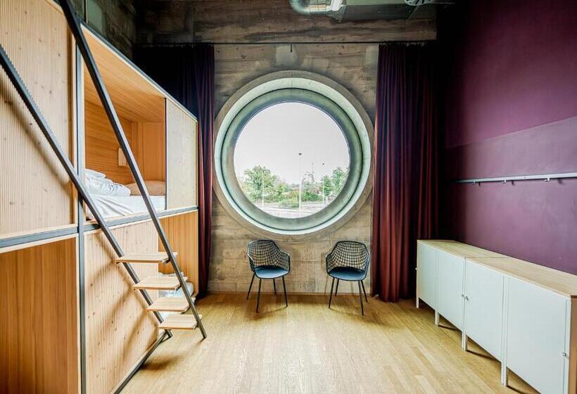 تختخواب در اتاق مشترک, Silo Design & Boutique Hostel Basel