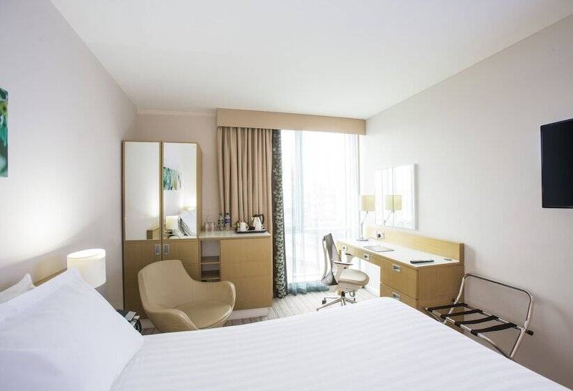اتاق استاندارد با چشم‌انداز رودخانه, Hilton Garden Inn Glasgow City Centre