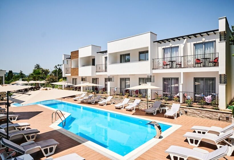 Suite Pool View, Halibas