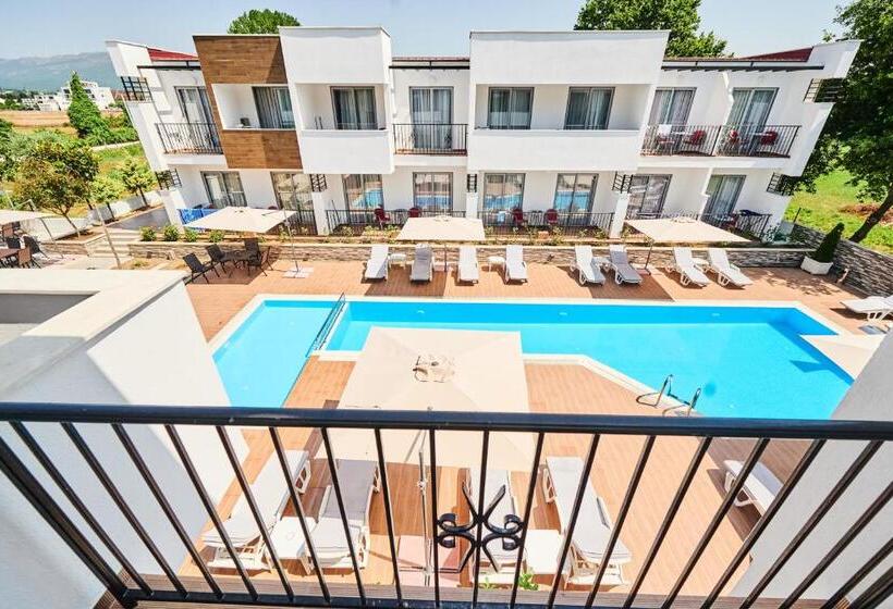 Suite Pool View, Halibas