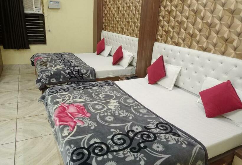 Семейный Номер Deluxe, Vinayak Inn