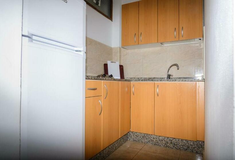 استودیو استاندارد با چشم‌انداز استخر, Apartamentos Las Arenas